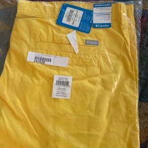 Columbia washed out deck shorts. Yellow size 46. Brand new with tags in bag.